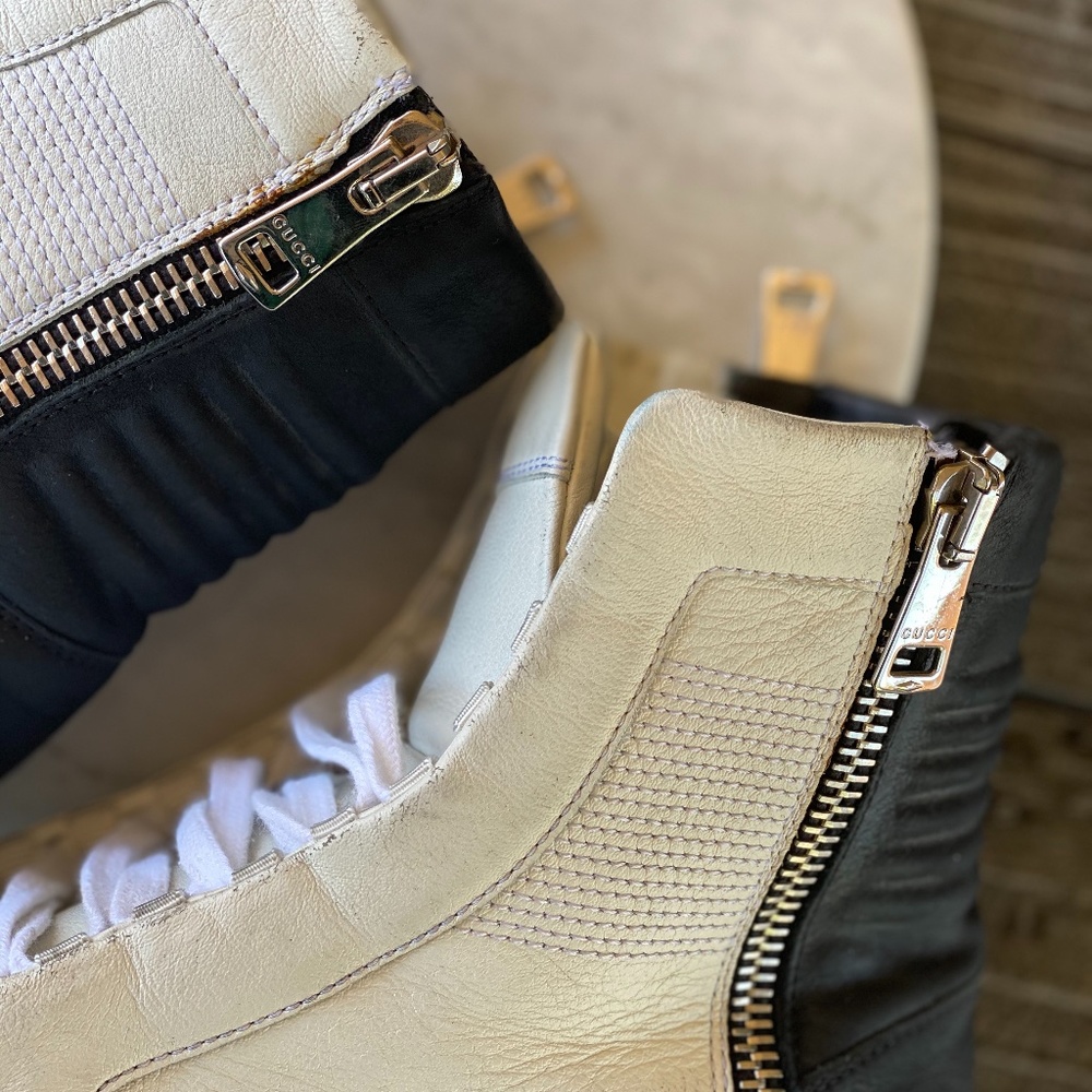 Men's Gucci Black/White Zip Up Hightop Sneakers - Picture 5 of 8